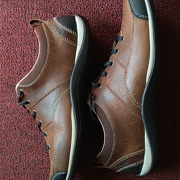 OBO Women's LL Bean Leather shoes - Picture 8 of 8